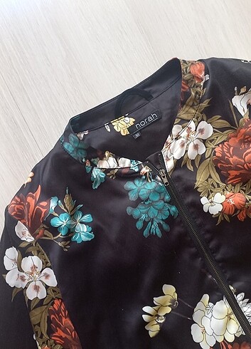 m Beden çeşitli Renk Çiçekli Bomber Ceket
