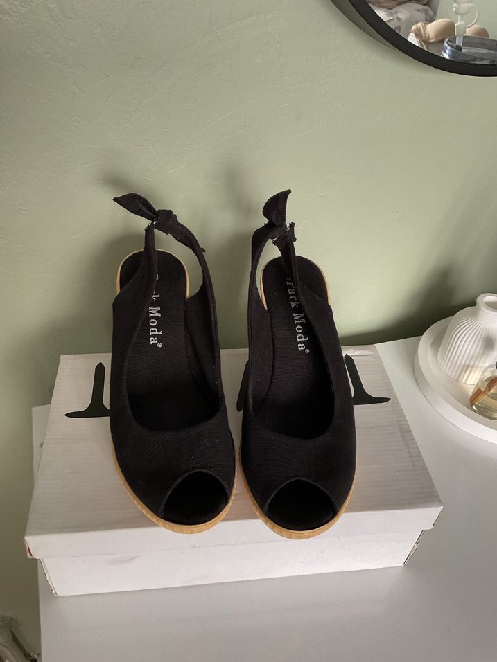 Siyah Tokalı Dolgu Topuk Kadın Ayakkabı - Görsel 2