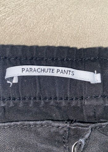 Bershka Siyah kargo pantolon - Görsel 7