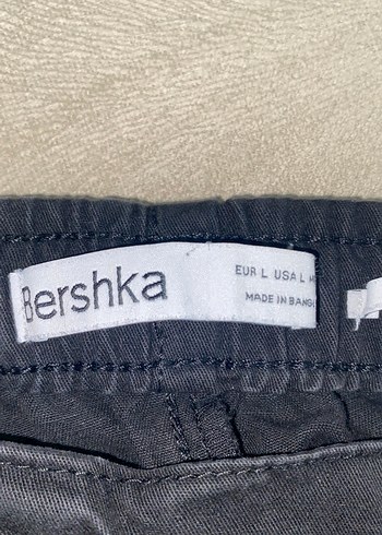 Bershka Siyah kargo pantolon - Görsel 6