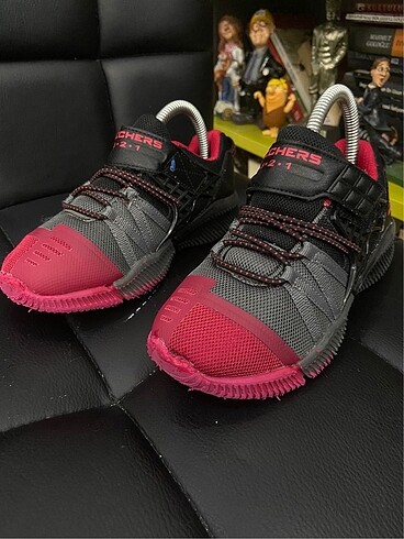 30 Beden siyah Renk Skechers erkek çocuk spor ayakkabı
