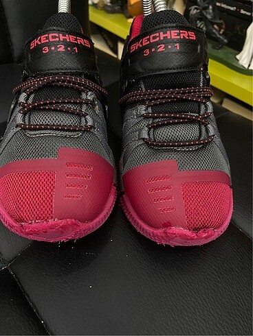 30 Beden Skechers erkek çocuk spor ayakkabı
