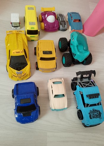 Renkli Oyuncak Araba Seti - Görsel 2