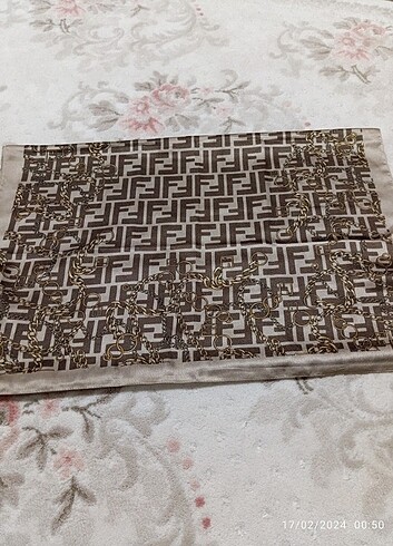 Fendi Fendi F model ipek şal