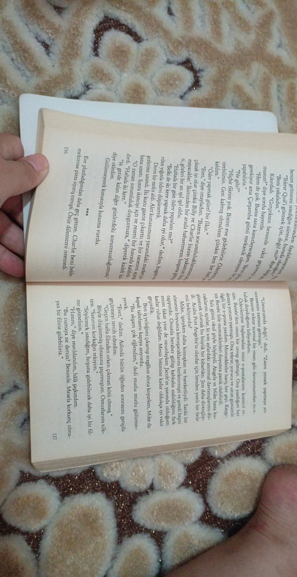 Yeniay - Stephenie Meyer - Görsel 2