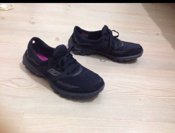 Siyah Skechers Yürüyüş Ayakkabısı 