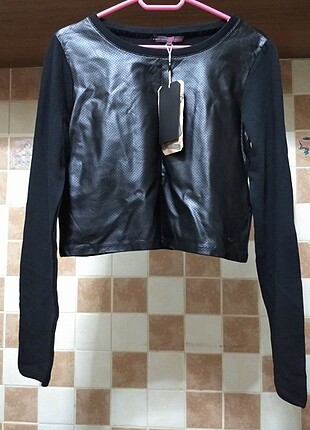Kısa siyah sweatshirt