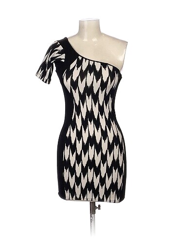 PreLoved Kısa Elbise %70 İndirimli.