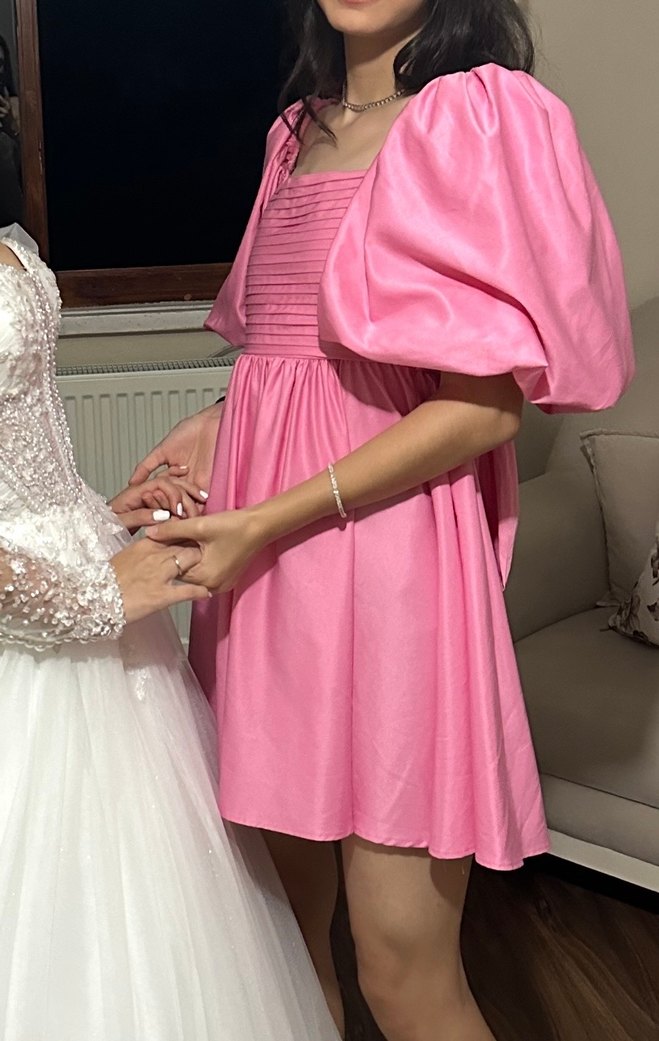 Pembe Elbise - Görsel 2