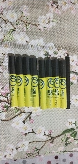 8 rimel 1 eyeliner