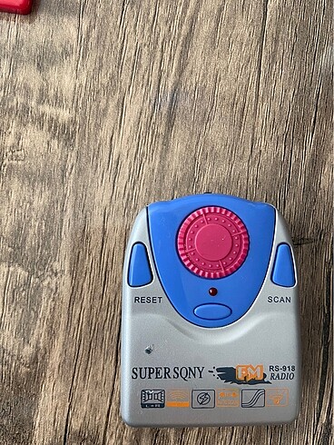 Pilli cep radyosu nostaljik ışıklı