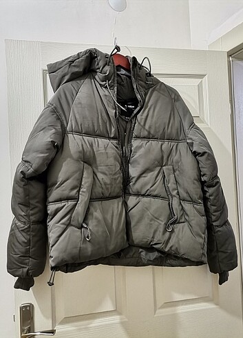 Pull&Bear Kapüşonlu Şişme Mont