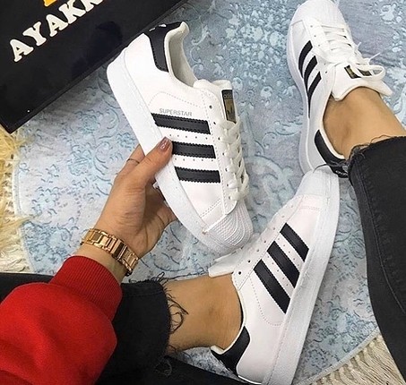 SUPERSTAR
