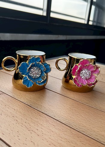 Altın Renkli Çiçek Detaylı Renkli Fincanlar - Görsel 3