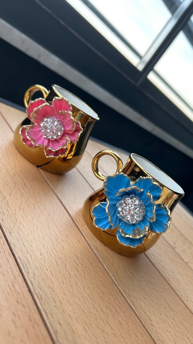 Altın Renkli Çiçek Detaylı Renkli Fincanlar - Görsel 5