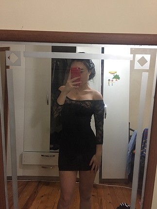 Siyah dantelli elbise
