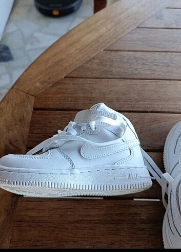 26 Beden beyaz Renk Nike orijinal unisex çocuk ayakkabı 