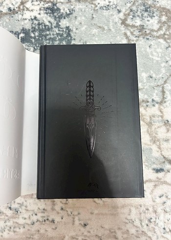 Dört Ölü Kraliçe - Astrid Scholte