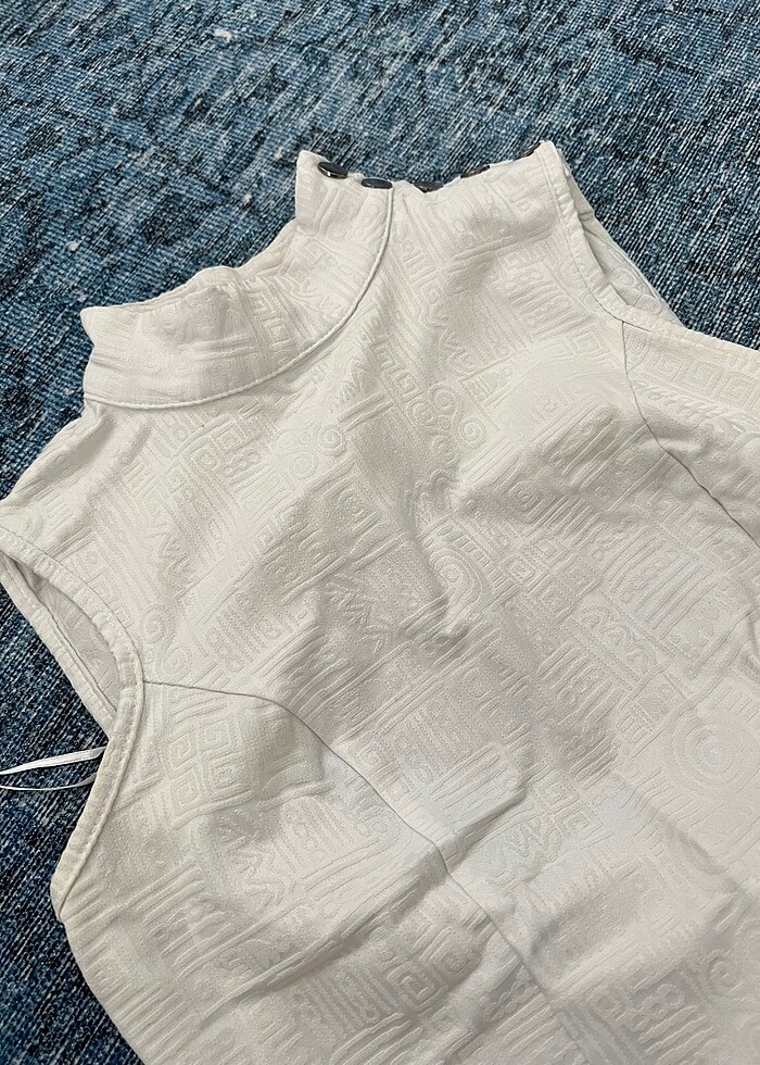 sirt dekolteli bluz - Görsel 3