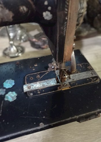 antika koleksiyonluk Klasik Siyah Dikiş Makinesi - Görsel 6