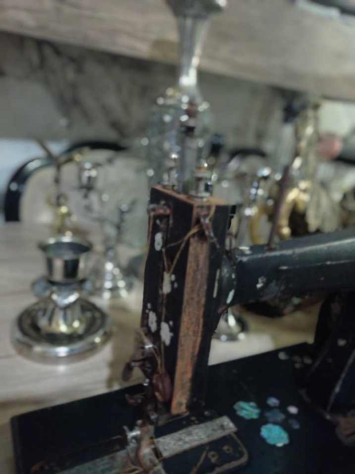 antika koleksiyonluk Klasik Siyah Dikiş Makinesi - Görsel 3