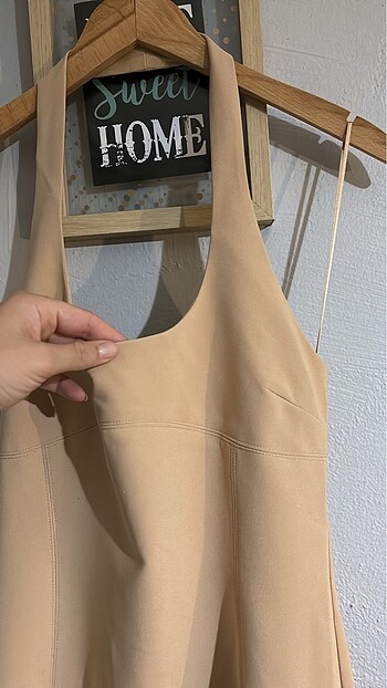 s Beden camel Renk Zara camel renk sırtı dekolte yırtmaçlı elbise