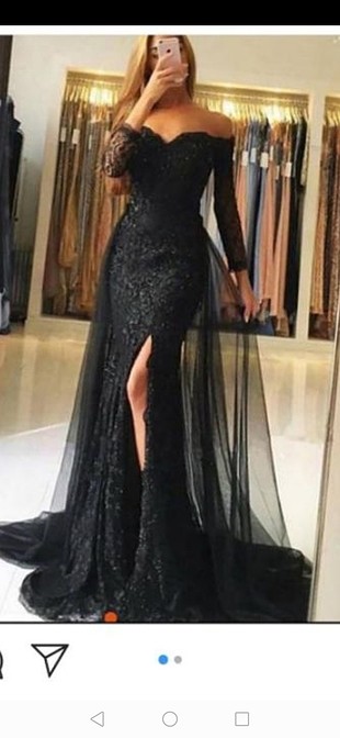 siyah kuyruk detaylı elbise 