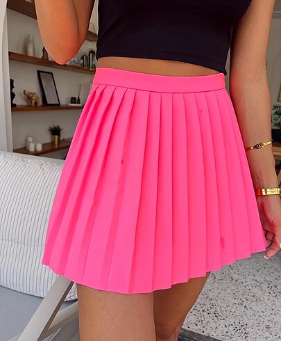 Pembe pileli şort etek