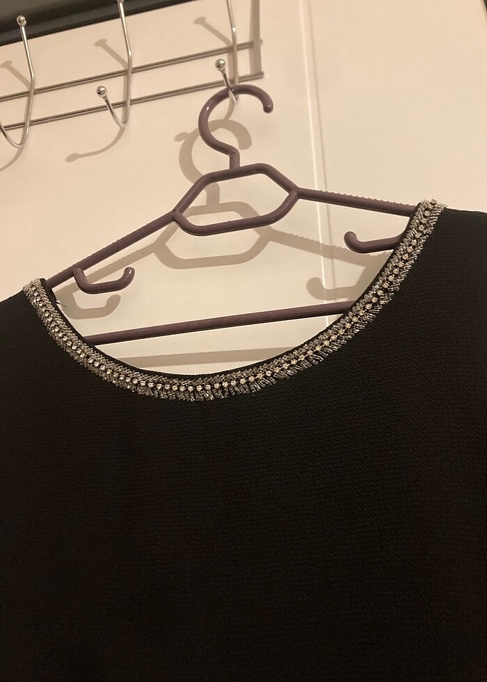 Siyah Taş Detaylı Elbise - Görsel 4