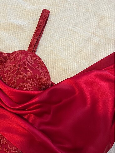 Kırmızı Saten Abiye - Görsel 5