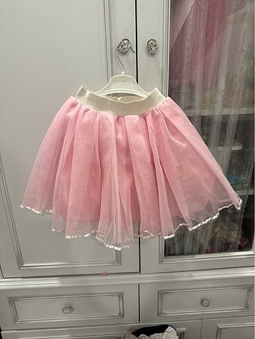 Pembe tütü etek