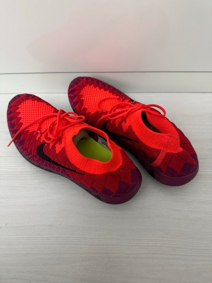 Kırmızı Bağcıklı Kadın Spor Ayakkabı - Görsel 2