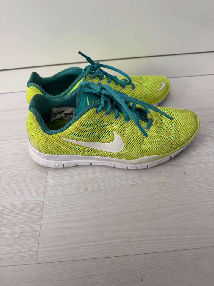 Sarı Renkli Düz Tabanlı Kadın Spor Ayakkabı - Görsel 2