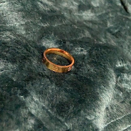 Cartier Love yüzük