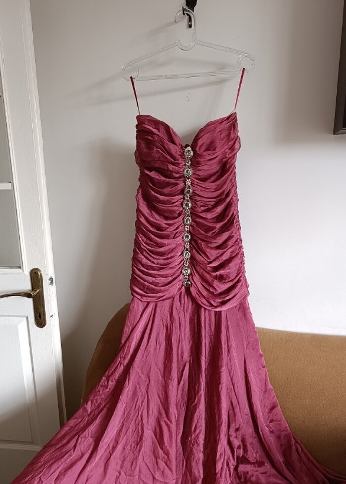 Muhteşem gece elbisesi  - Görsel 2