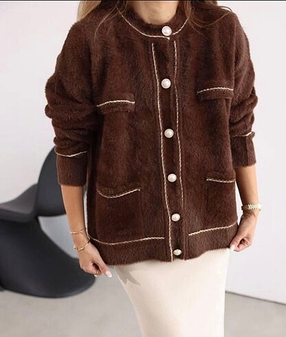 ZARA MODEL TÜYLÜ YUMOŞ CEKET HIRKA