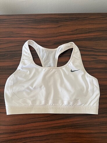 Nike sporcu sütyeni