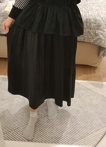 Zara Pileli etek