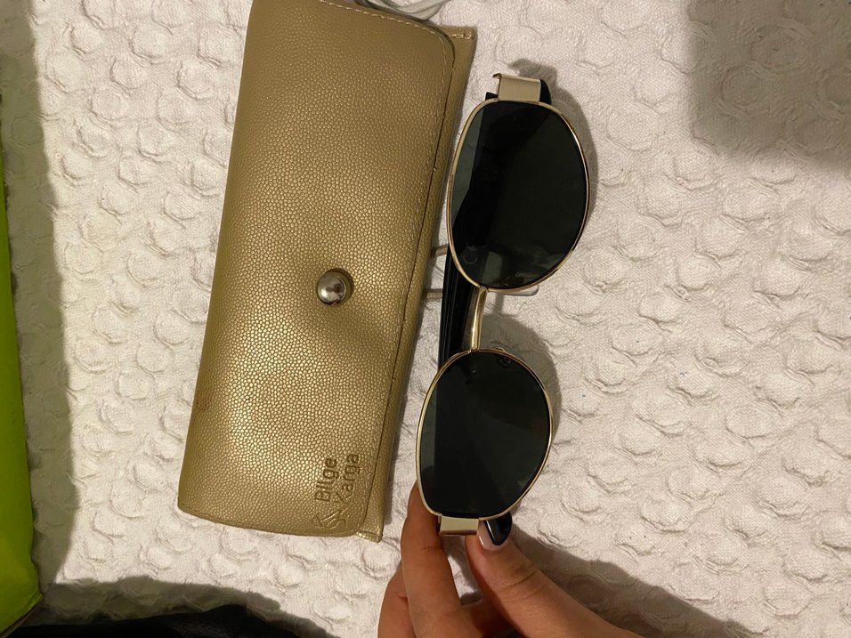 Parlak Altın Renkli Kadın Gözlüğü ve Fermuarlı Kılıf - Görsel 2