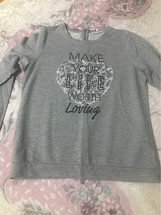 Sweetshirt