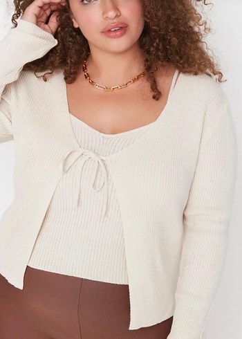 Bej V Yaka Kadın Kazak - Görsel 4