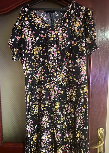 Çiçek Desenli V Yaka Midi Elbise - Görsel 2