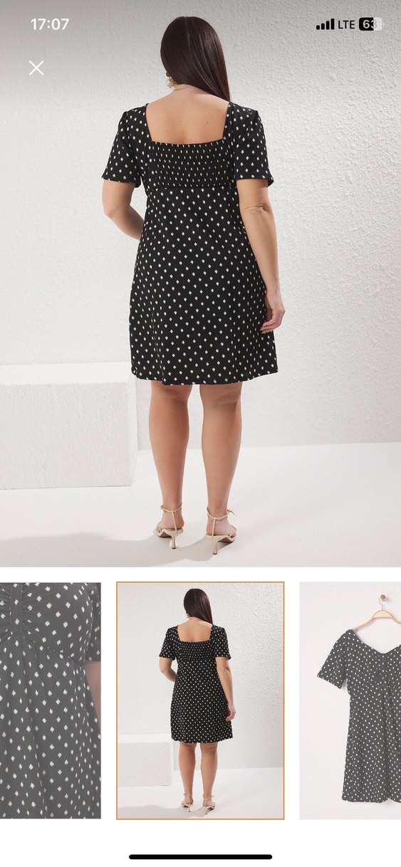 V yaka düğmeli siyah puantiyeli günlük elbise - Görsel 3