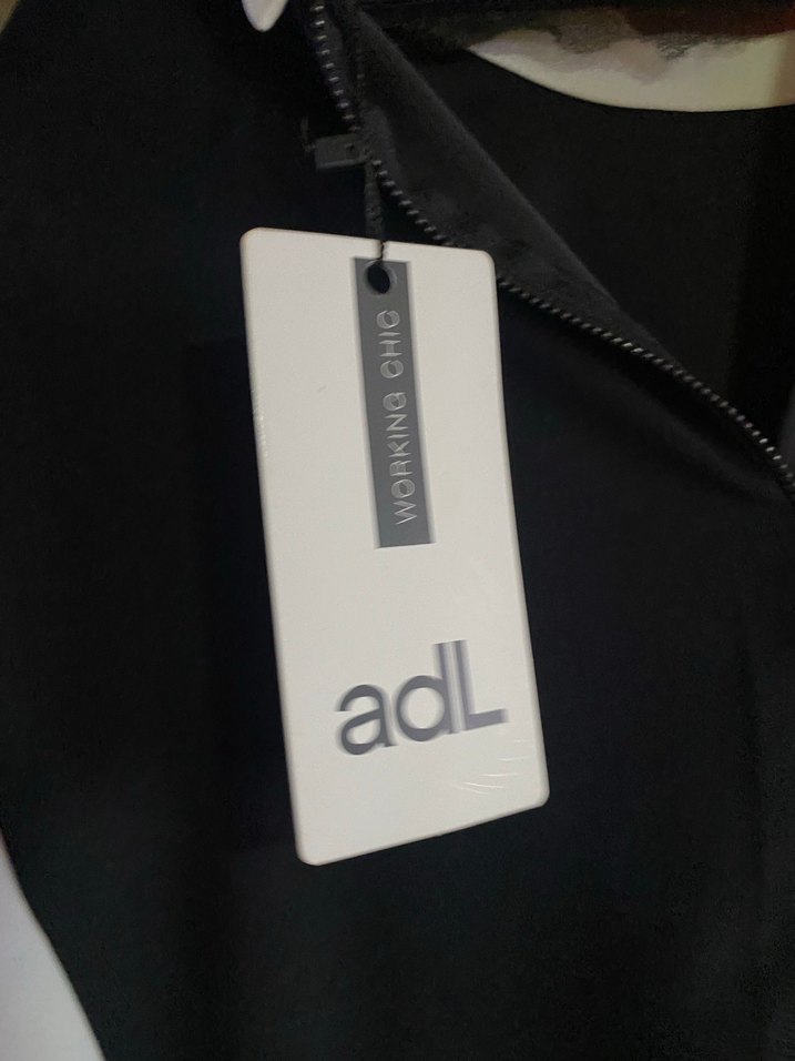 Siyah Beyaz Midi Kolye Yaka Elbise - Görsel 4