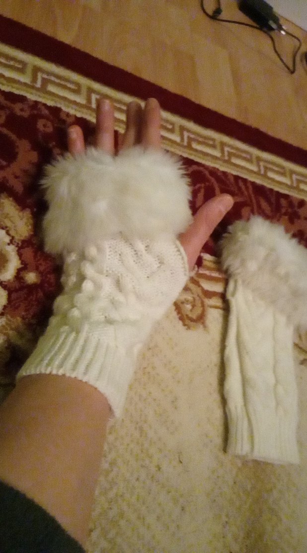 Beyaz Kürklü Örgü Kadın Eldiven - Görsel 2