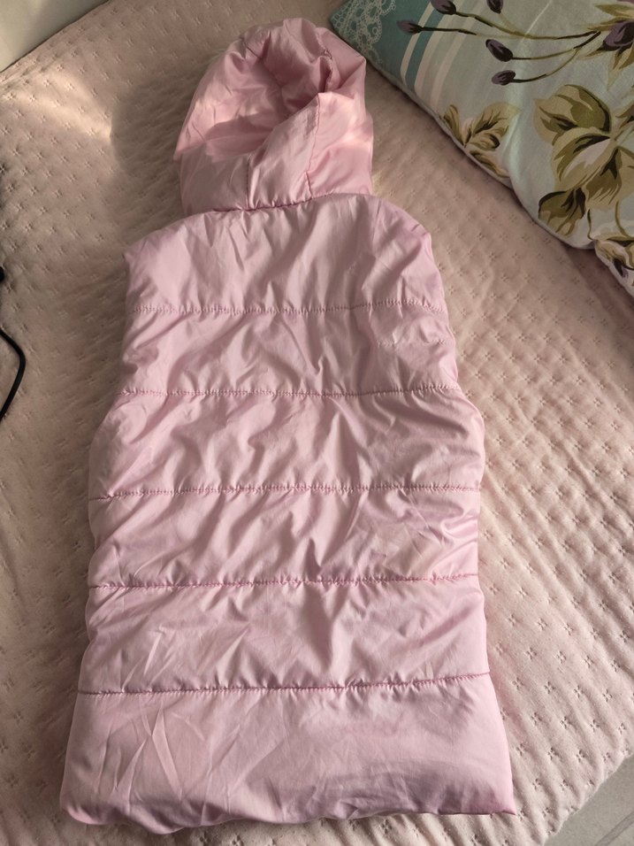 Kız Çocuk Pembe Kürklü Kapüşonlu Yelek - Görsel 3