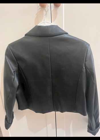 Düğmeli Siyah Kısa Deri Kadın Ceket - Görsel 2