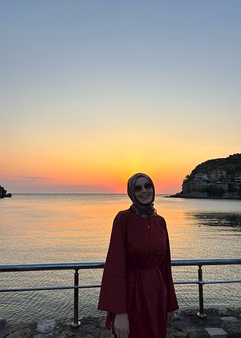 Uzun Kollu, Yüksek Yakalı Kadın Tunik
