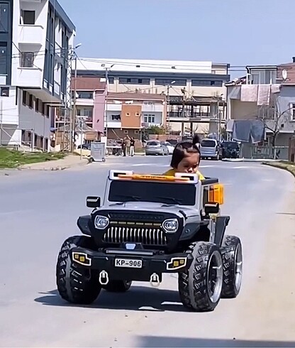 Beden Akülü araba