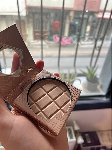 Lovely Lace Baby Bronzer